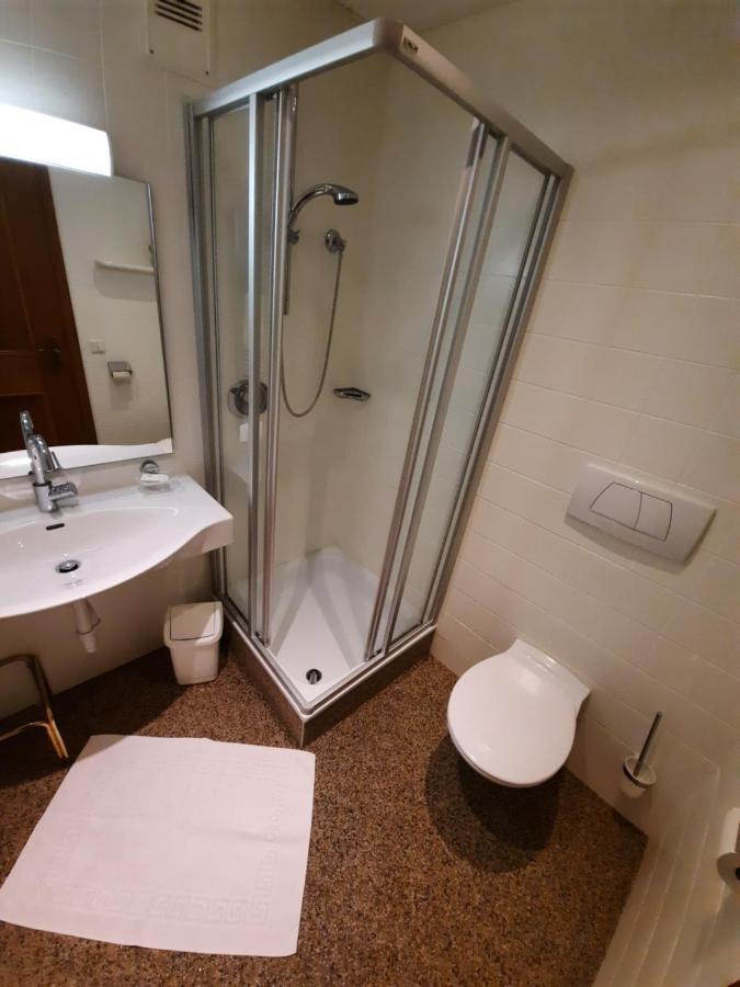 Gaestehaus Burgi Fügen Zewnętrze zdjęcie